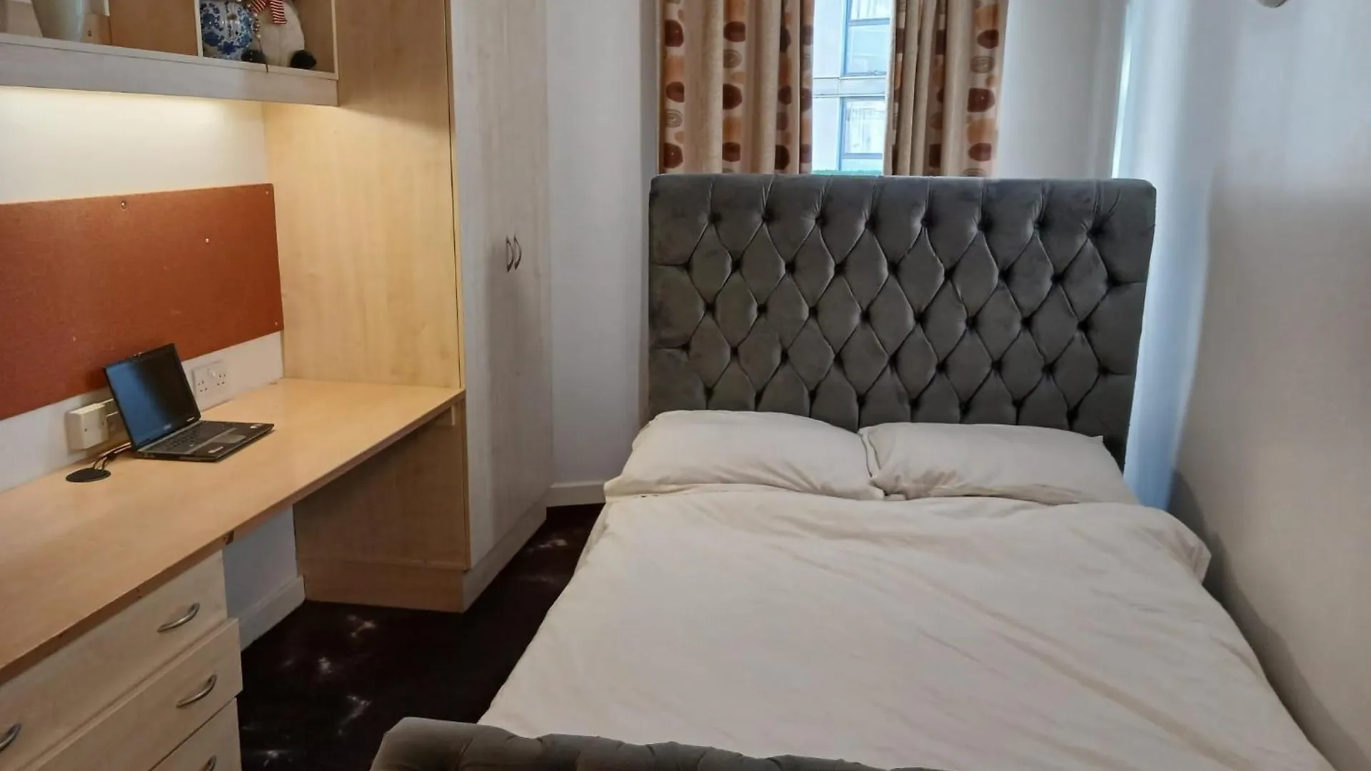 Coxy One Bed Apartment London