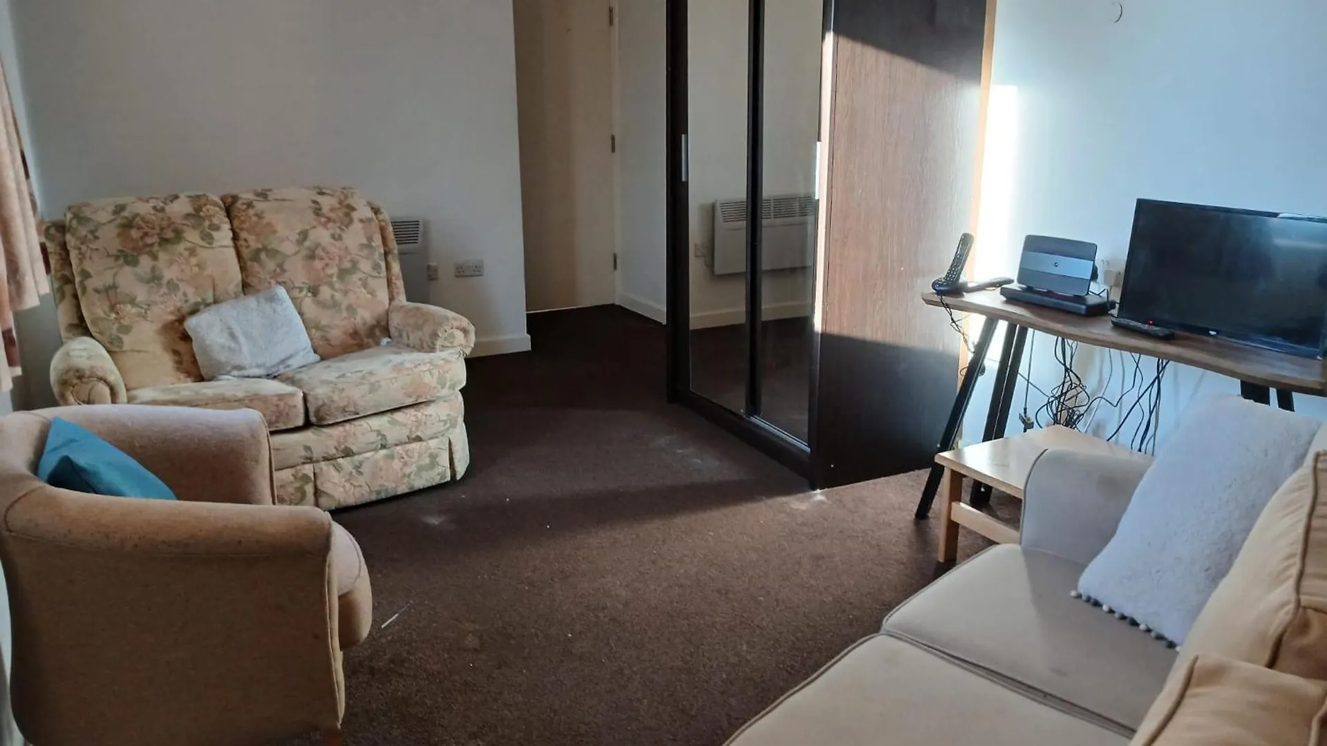 Coxy One Bed Apartment London