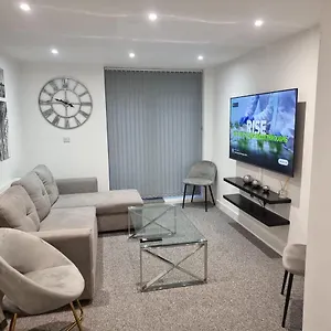 Apartment Classic 2 Bed In Oldkent Road, London